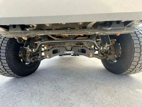 Used 2020 Toyota Tacoma TRD Sport AWD/4WD image 9