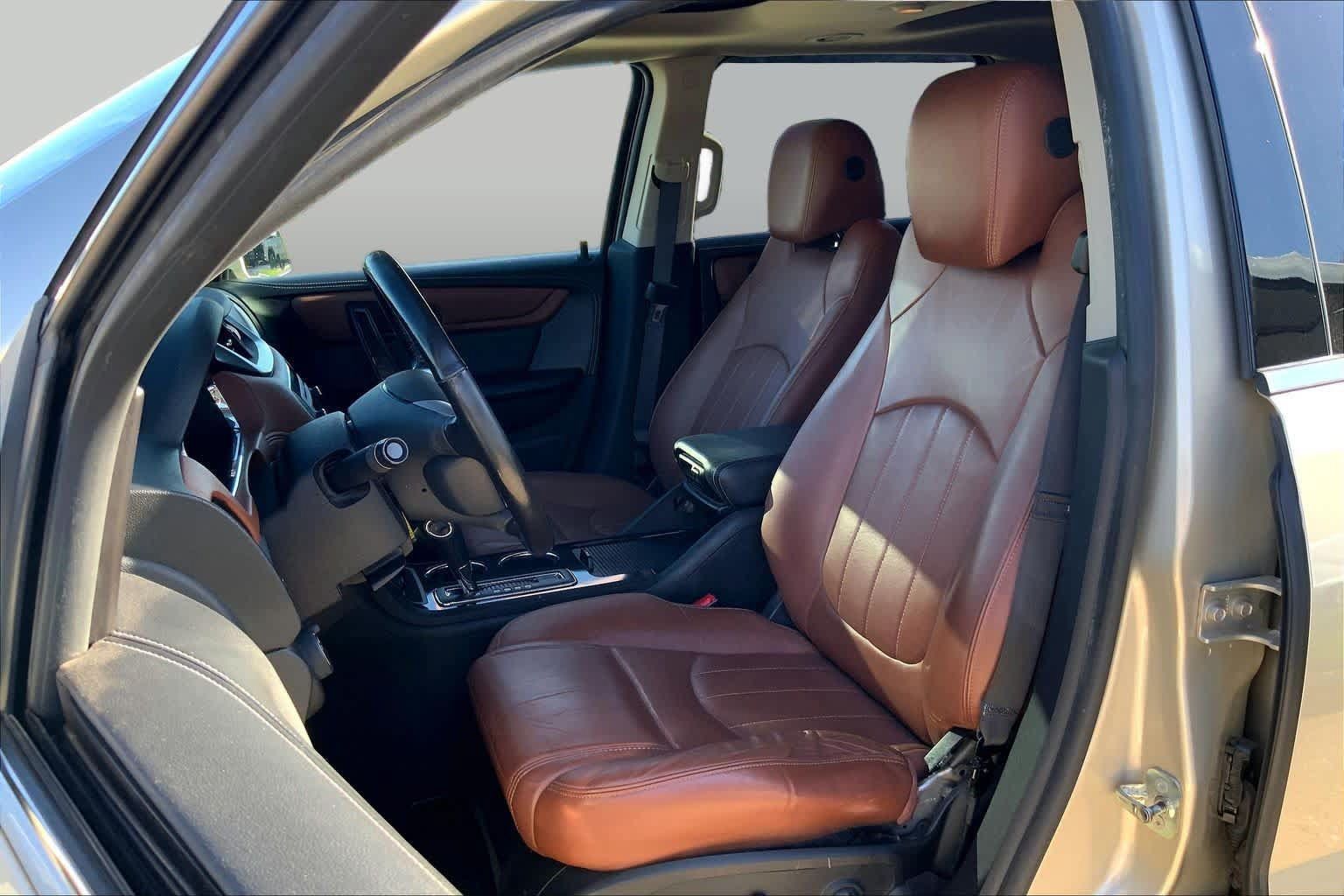 Used 2016 Chevrolet Traverse LTZ FWD image 8