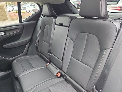 Used 2020 Volvo XC40 T5 Momentum image 15