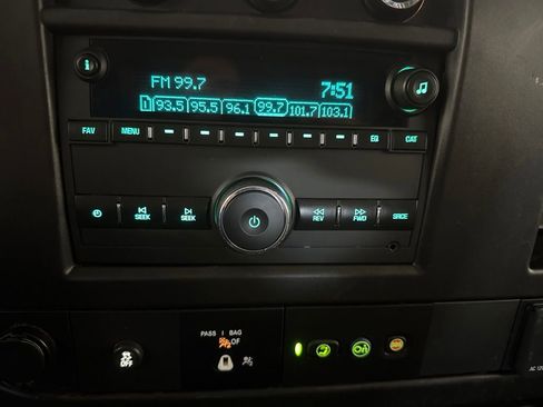 Used 2019 GMC Savana 2500 Extended RWD image 19