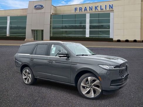 New 2026 Lincoln Navigator Black Label AWD/4WD image 1