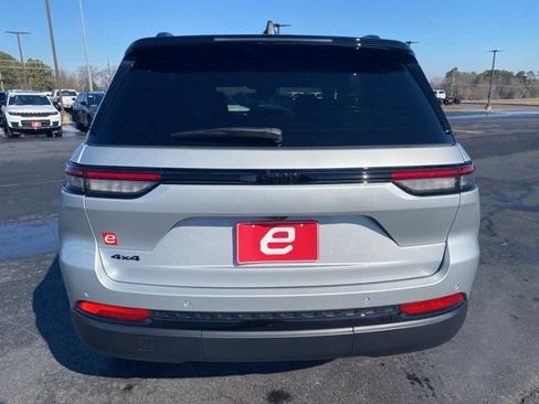 New 2025 Jeep Grand Cherokee Limited image 6