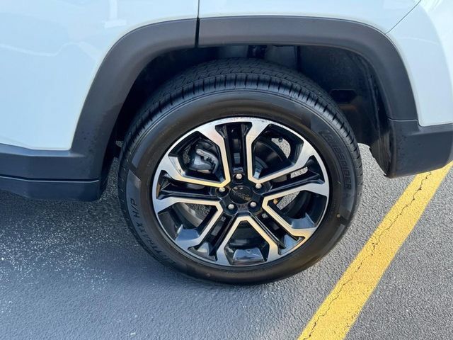 Used 2023 Jeep Compass Limited AWD/4WD image 7