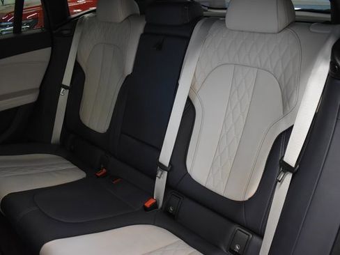 Used 2022 BMW X6 xDrive40i w/ M Sport Package image 7