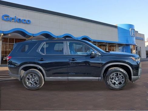 New 2026 Honda Pilot TrailSport image 6
