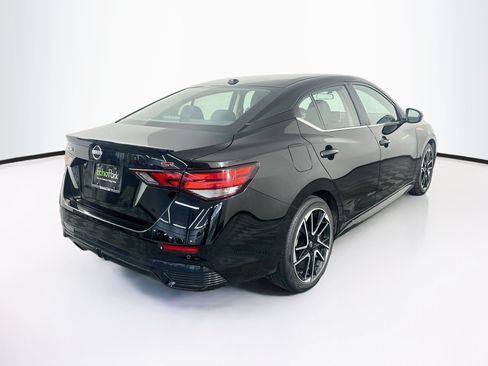 Used 2025 Nissan Sentra SR FWD image 9