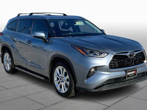 Used 2021 Toyota Highlander Limited image 3