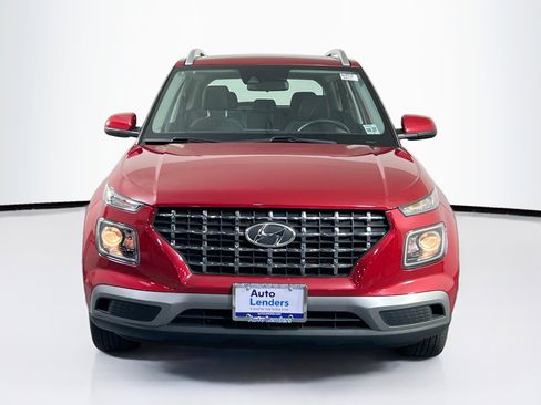 Used 2022 Hyundai Venue SEL image 2