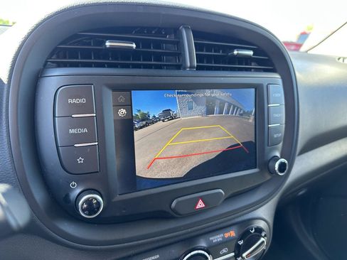 Used 2025 Kia Soul LX w/ LX Technology Package FWD image 27