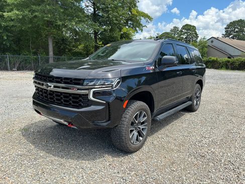 Used 2021 Chevrolet Tahoe Z71 w/ Luxury Package AWD/4WD image 8