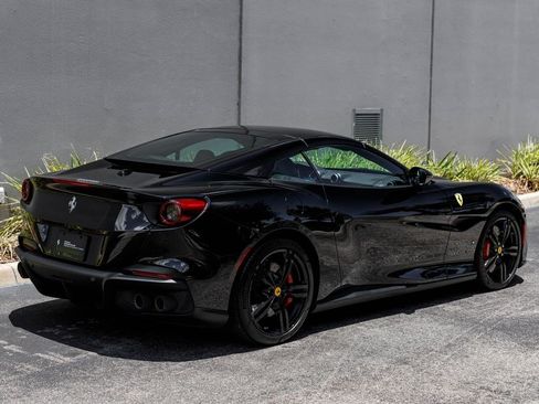 Used 2023 Ferrari Portofino M RWD image 5