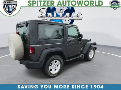 Used 2018 Jeep Wrangler Sport AWD/4WD image 9