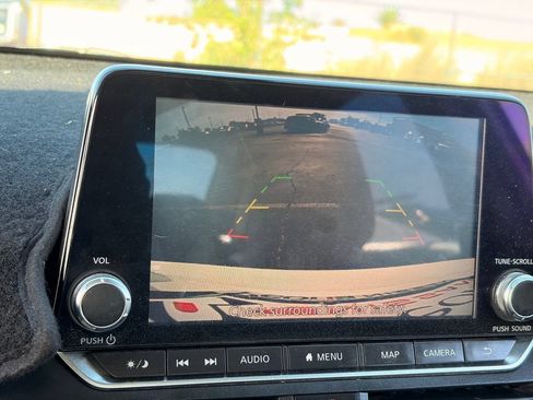 Used 2019 Nissan Altima 2.5 SL FWD image 22