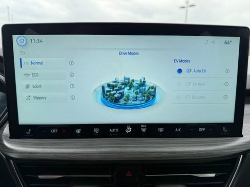 Used 2025 Ford Escape SE w/ PHEV Premium Package FWD image 30