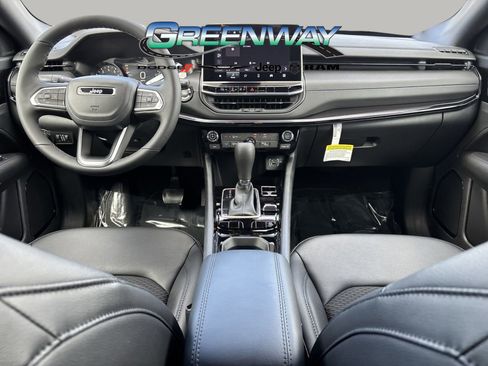 New 2026 Jeep Compass Latitude image 11