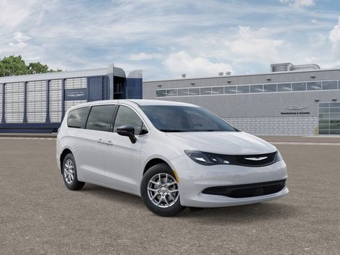 New 2026 Chrysler Voyager LX image 5