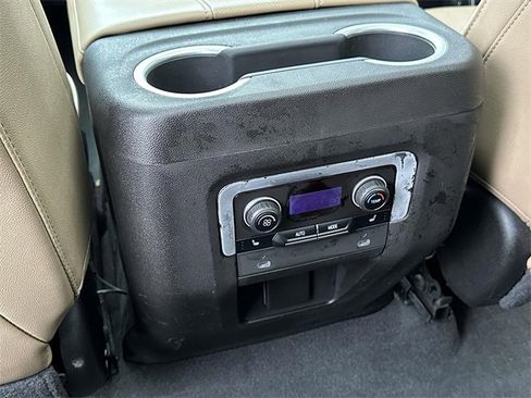 Used 2021 Chevrolet Suburban Premier image 16