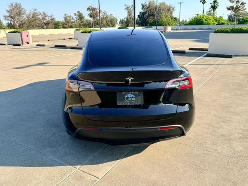 Used 2021 Tesla Model Y Long Range AWD/4WD image 8