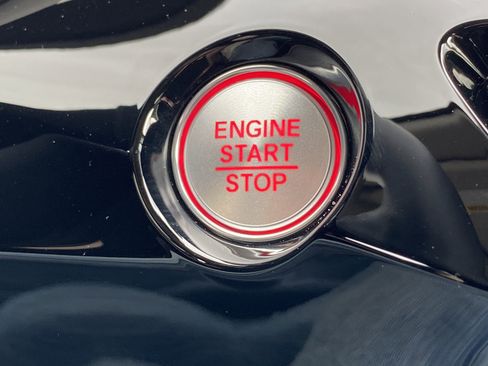 Used 2025 Acura MDX SH-AWD image 17