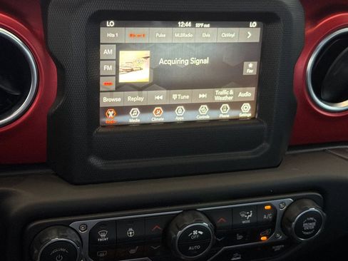 Used 2021 Jeep Wrangler Unlimited Rubicon w/ Cold Weather Group AWD/4WD image 20