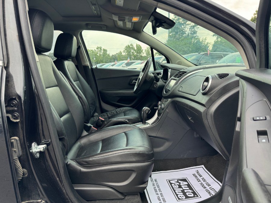 Used 2015 Chevrolet Trax LTZ w/ LPO, Cargo Package FWD image 19