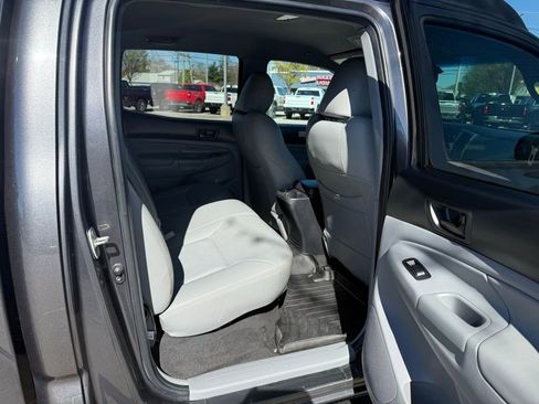 Used 2013 Toyota Tacoma 4x4 Double Cab w/ TRD Off-Road Pkg image 14