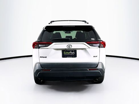 Used 2020 Toyota RAV4 XLE image 7