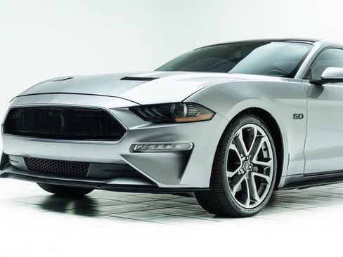 Used 2020 Ford Mustang GT Premium w/ Black Accent Package RWD image 10
