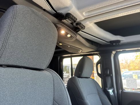 New 2026 Jeep Gladiator Sport image 15