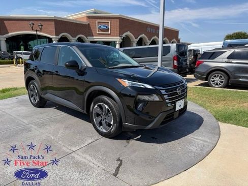 Used 2025 Nissan Rogue SV FWD image 1