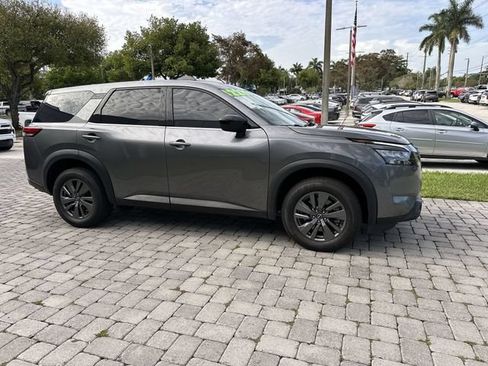 Used 2024 Nissan Pathfinder S FWD image 14