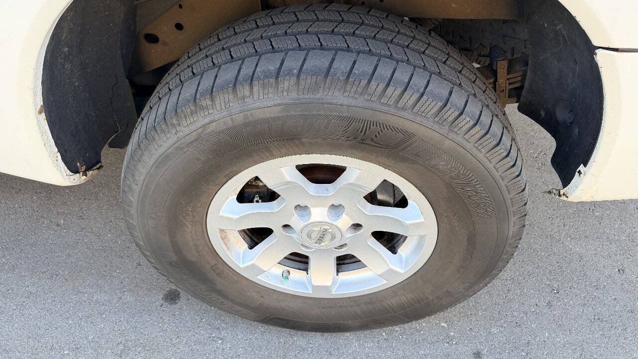 Used 2005 Nissan Titan SE AWD/4WD image 8
