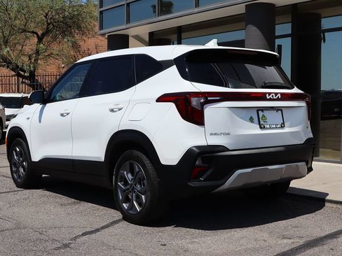 Used 2024 Kia Seltos LX AWD/4WD image 9