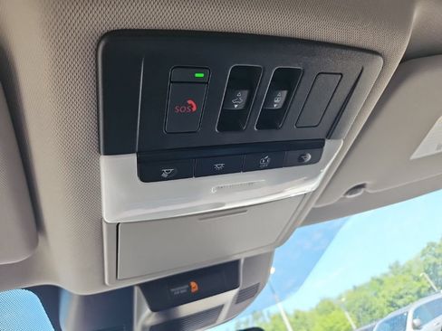 Used 2023 Nissan Rogue SL AWD/4WD image 20