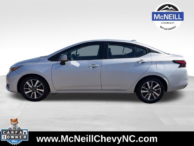 Used 2025 Nissan Versa SV FWD image 5
