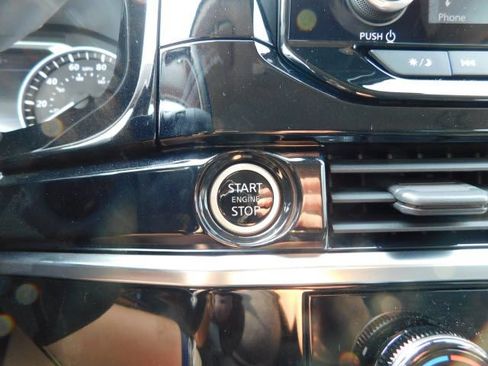 Certified 2022 Nissan Pathfinder S FWD image 11