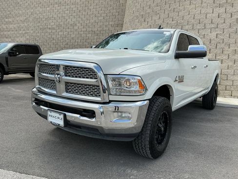 Used 2018 RAM 2500 Laramie w/ Cold Weather Group AWD/4WD image 2