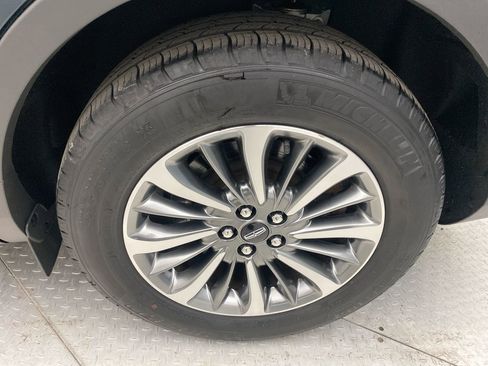Used 2023 Lincoln Nautilus AWD w/ Premium Package image 10