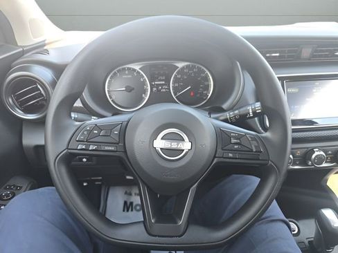 Used 2025 Nissan Kicks Play S image 14