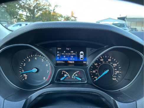 Used 2017 Ford Focus SEL image 18