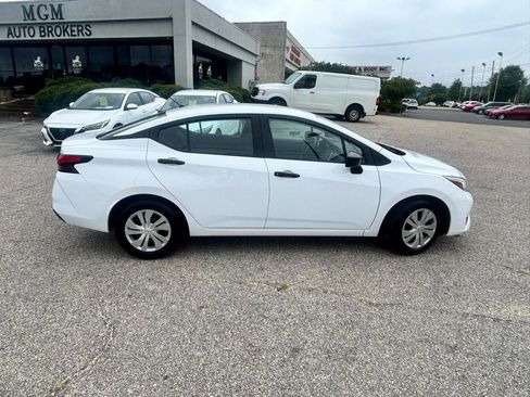 Used 2023 Nissan Versa S FWD image 28