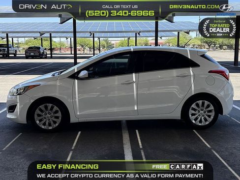 Used 2017 Hyundai Elantra GT FWD image 4