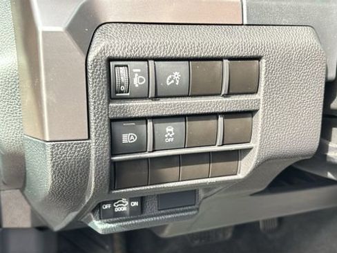 Used 2025 Toyota Tacoma SR5 AWD/4WD image 12