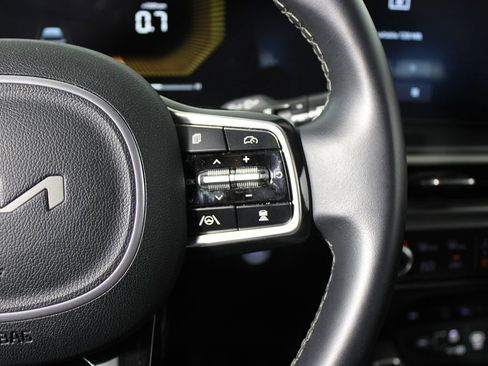 Used 2024 Kia Sorento S image 14