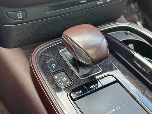 Used 2018 Lexus LS 500 w/ Luxury Package RWD image 21