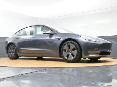 Used 2023 Tesla Model 3 Standard Range image 52