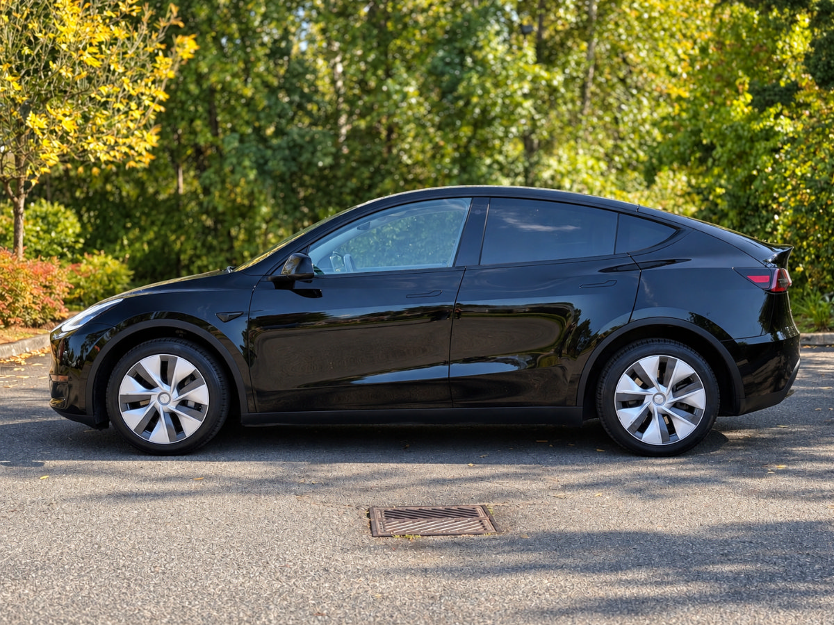Used 2023 Tesla Model Y Long Range AWD/4WD image 7