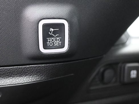 Used 2025 Jeep Grand Cherokee Altitude image 29