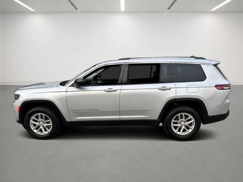 Used 2021 Jeep Grand Cherokee L Laredo w/ Luxury Tech Group I image 3