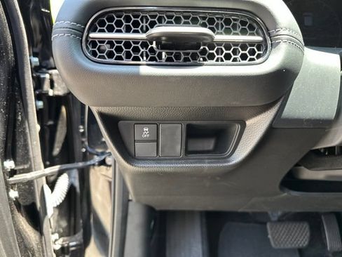 Used 2023 Honda HR-V EX-L image 21